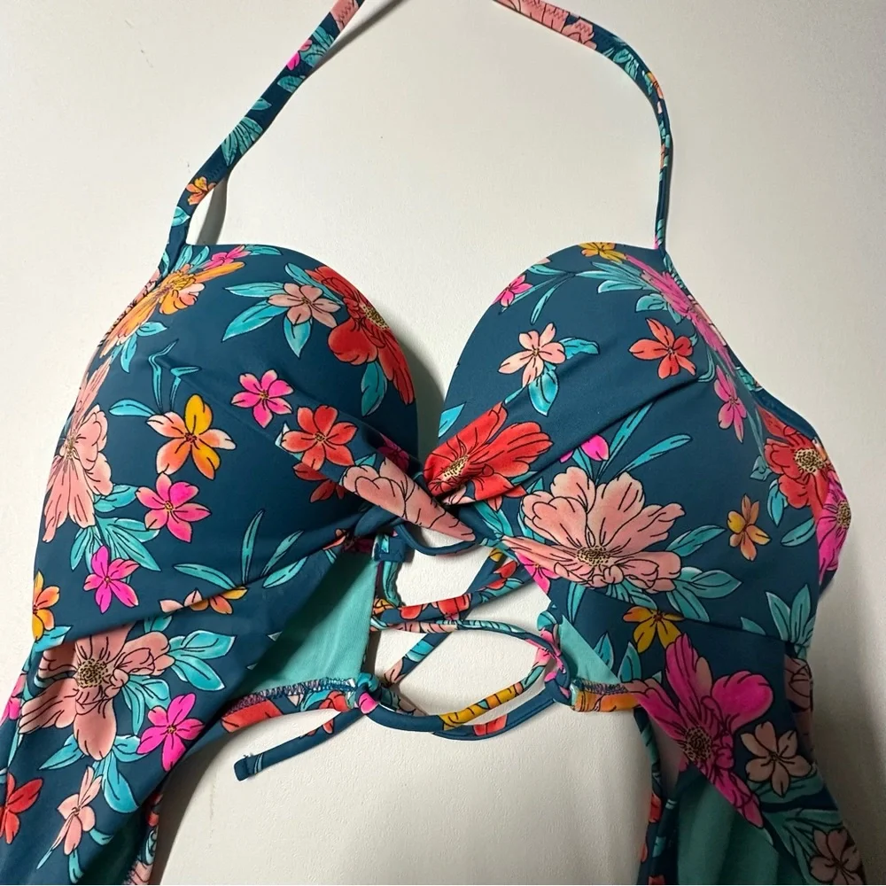 Shade Shore size‎ 38B one piece swimsuit.cut out middle tie, neck lace up back